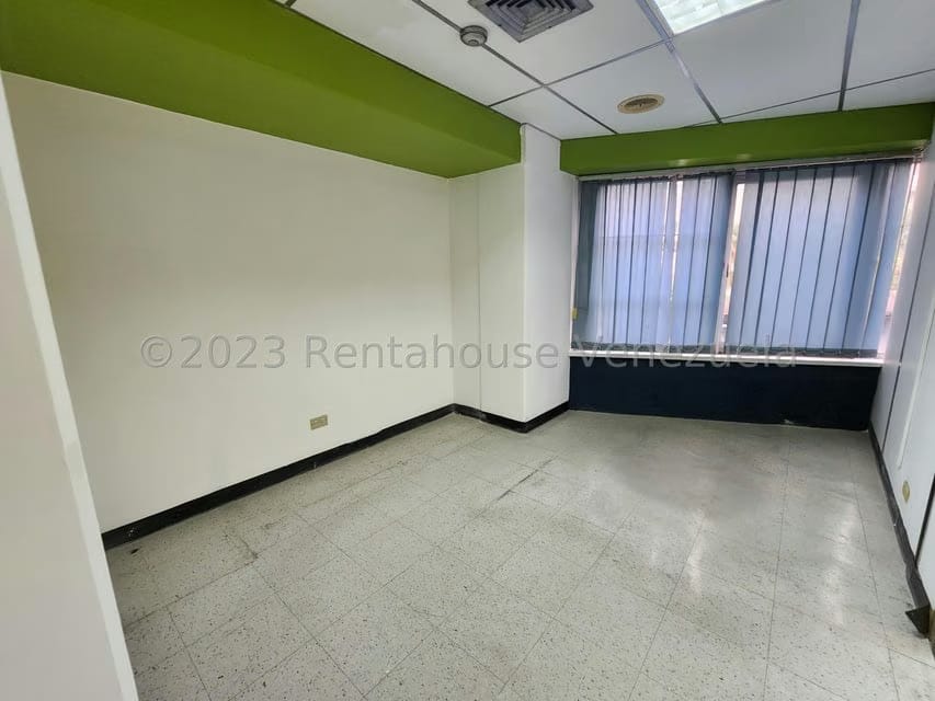 Comercial (Oficina) en Alquiler en El Marques, Distrito Metropolitano - 10