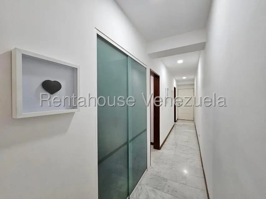 Apartamento (1 Nivel) en Venta en Lomas de Las Mercedes, Distrito Metropolitano - 8
