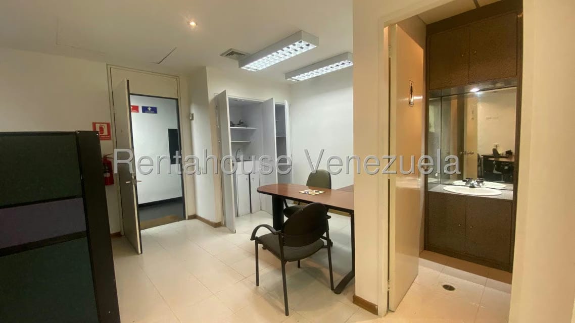 Comercial (Oficina) en Alquiler en Prados del Este, Distrito Metropolitano - 17
