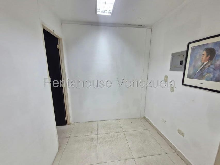 Comercial (Oficina) en Alquiler en El Centro, Aragua - 13
