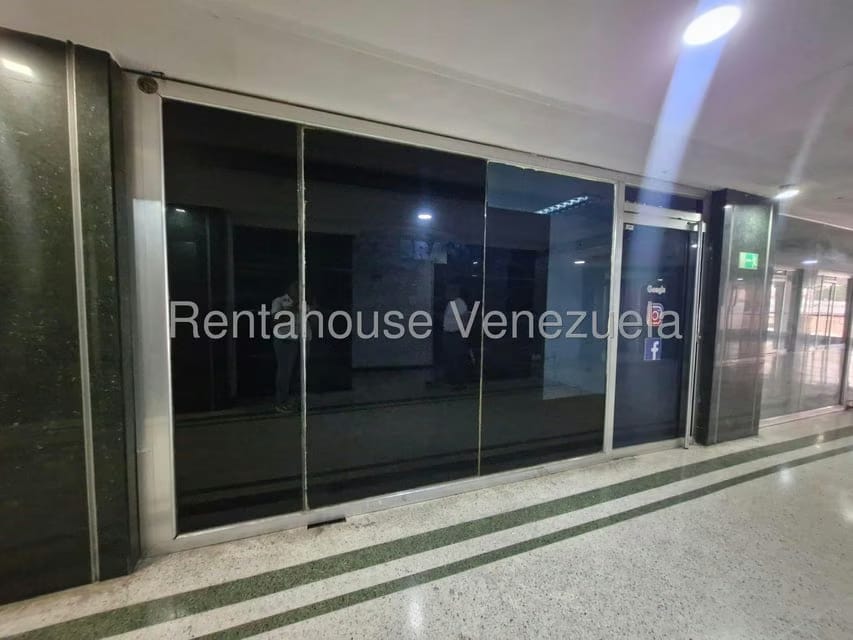 Comercial (Oficina) en Alquiler en El Centro, Aragua - 3