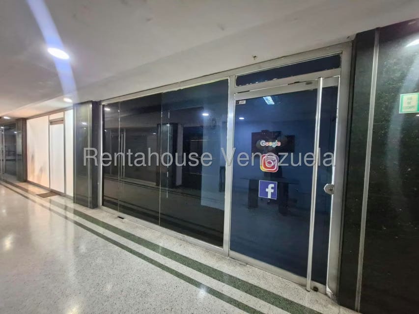Comercial (Oficina) en Alquiler en El Centro, Aragua - 4