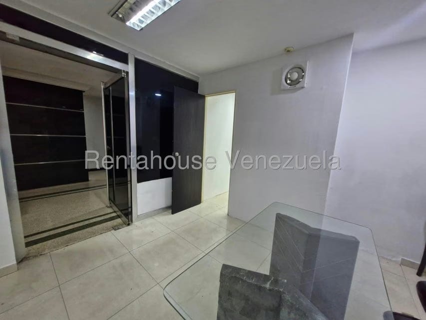 Comercial (Oficina) en Alquiler en El Centro, Aragua - 9