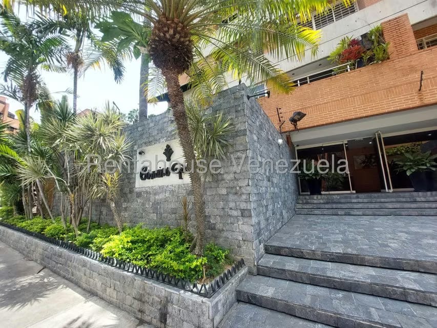 Apartamento (1 Nivel) en Alquiler en Campo Alegre, Distrito Metropolitano - 2