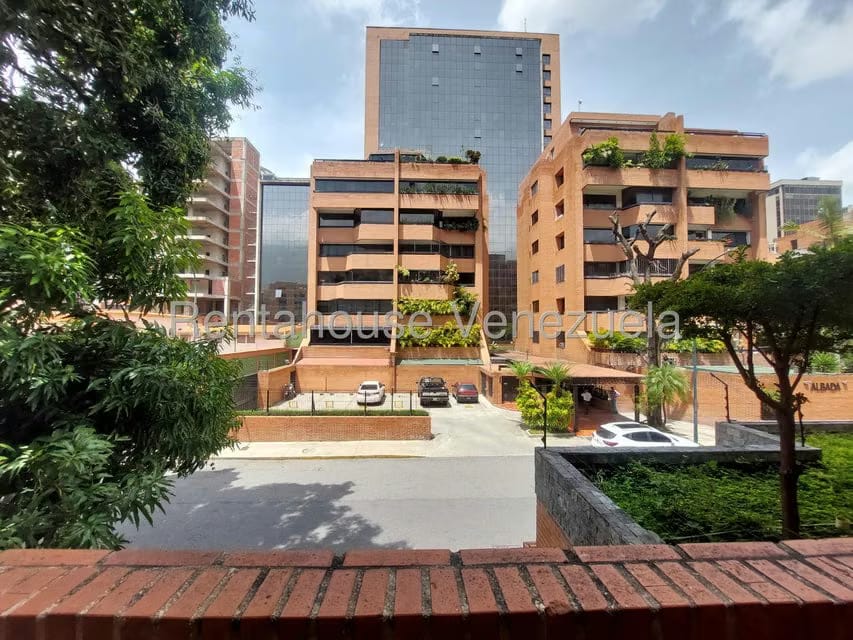 Apartamento (1 Nivel) en Alquiler en Campo Alegre, Distrito Metropolitano - 17