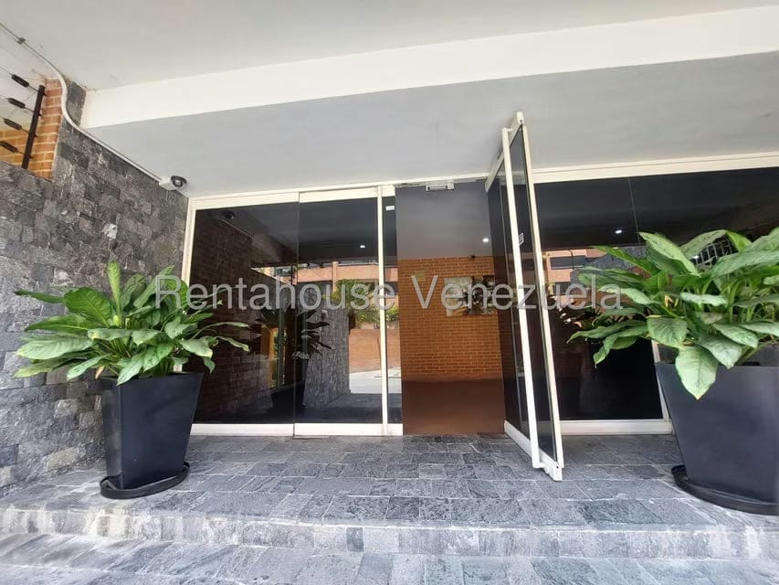 Apartamento (1 Nivel) en Alquiler en Campo Alegre, Distrito Metropolitano - 4