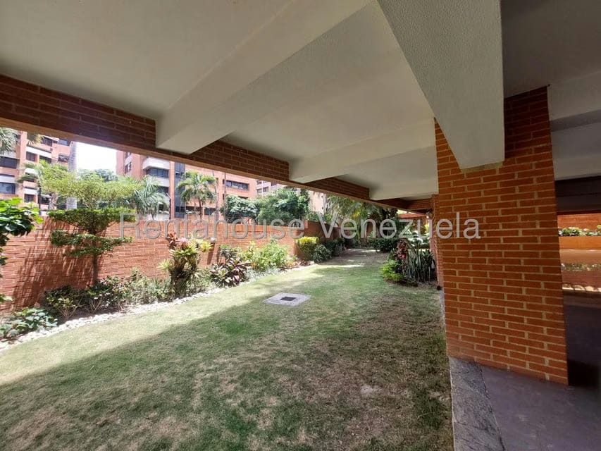 Apartamento (1 Nivel) en Alquiler en Campo Alegre, Distrito Metropolitano - 34