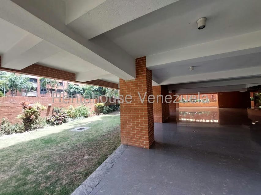 Apartamento (1 Nivel) en Alquiler en Campo Alegre, Distrito Metropolitano - 35