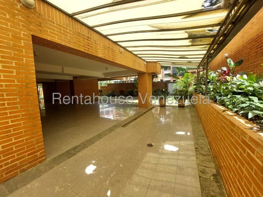 Apartamento (1 Nivel) en Alquiler en Campo Alegre, Distrito Metropolitano - 37