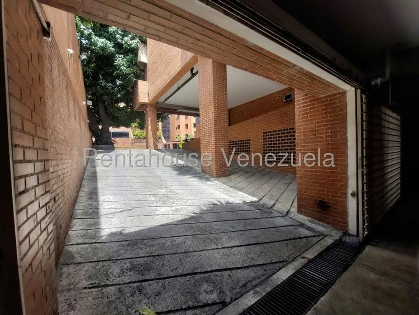 Apartamento (1 Nivel) en Alquiler en Campo Alegre, Distrito Metropolitano - 38