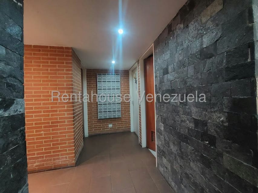 Apartamento (1 Nivel) en Alquiler en Campo Alegre, Distrito Metropolitano - 6