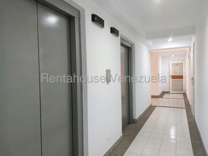 Apartamento (1 Nivel) en Alquiler en Campo Alegre, Distrito Metropolitano - 10