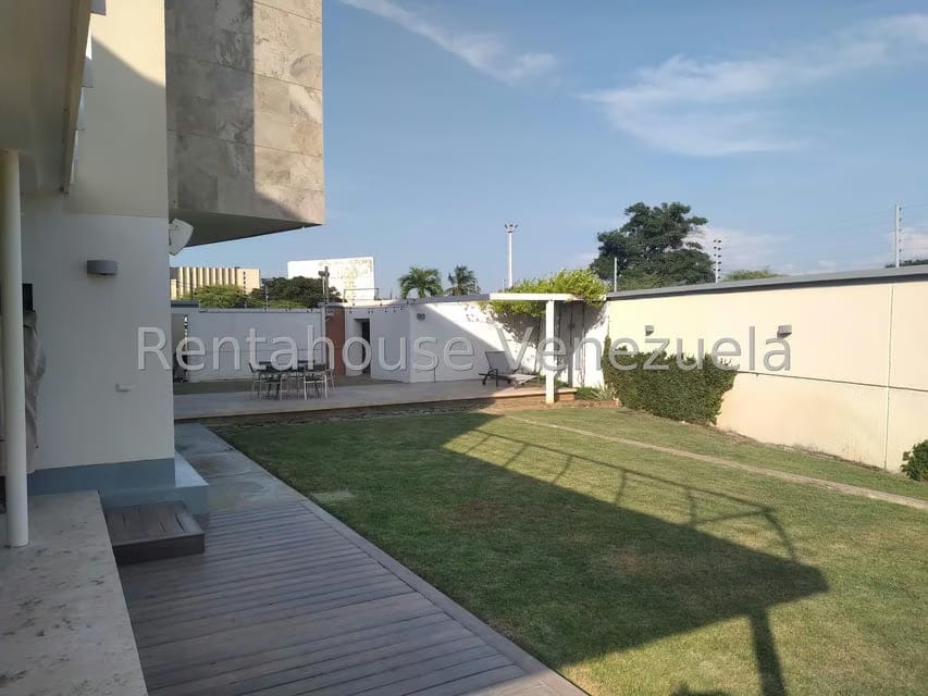 Casa (1 Nivel) en Alquiler en El Milagro, Zulia - 17