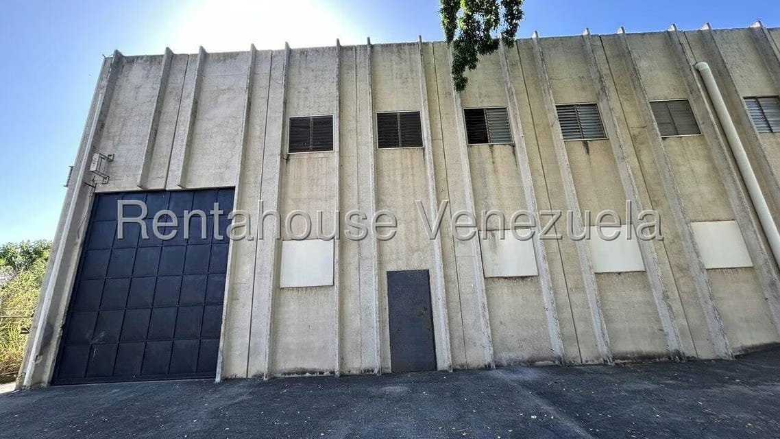 Comercial (Local Comercial) en Venta en Sector Industrial Cloris, Miranda - 2