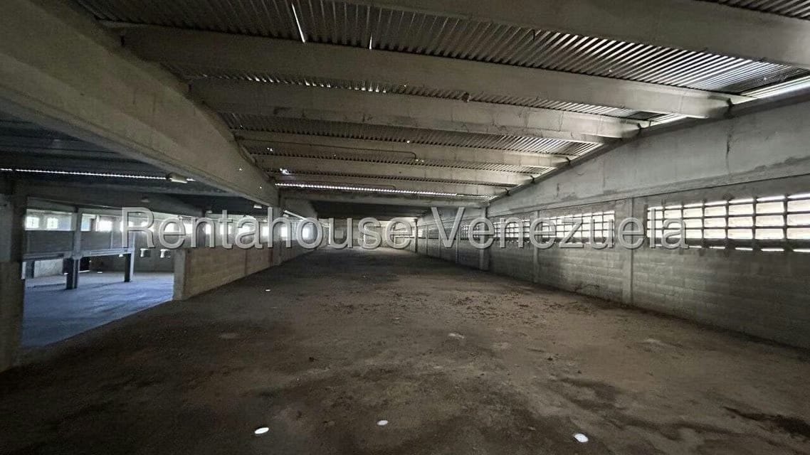 Comercial (Local Comercial) en Venta en Sector Industrial Cloris, Miranda - 15