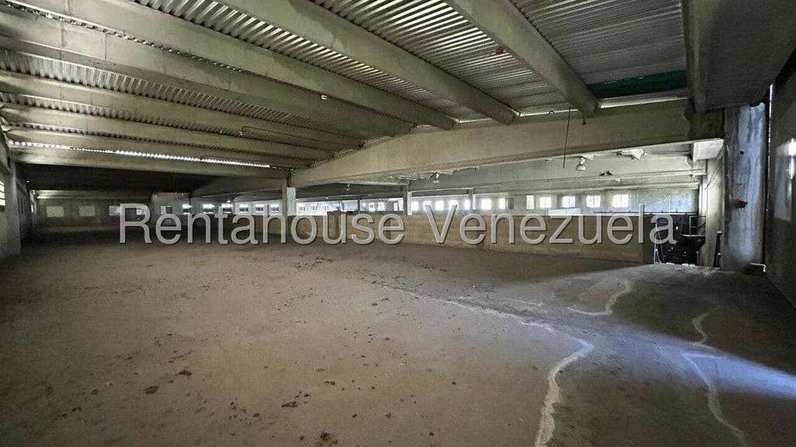 Comercial (Local Comercial) en Venta en Sector Industrial Cloris, Miranda - 27