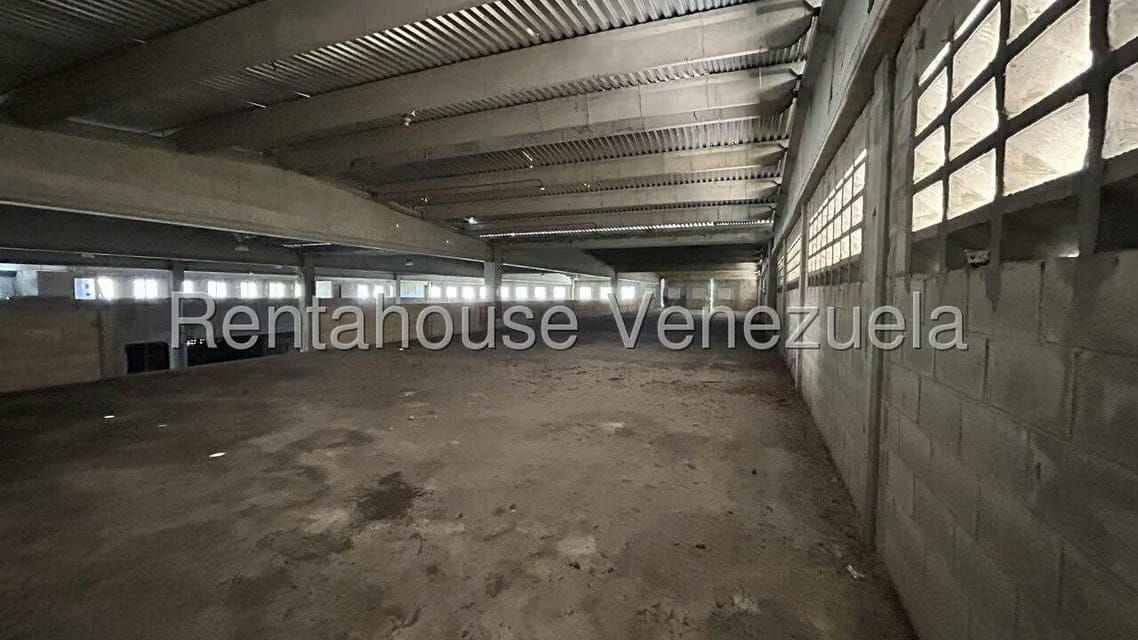 Comercial (Local Comercial) en Venta en Sector Industrial Cloris, Miranda - 30