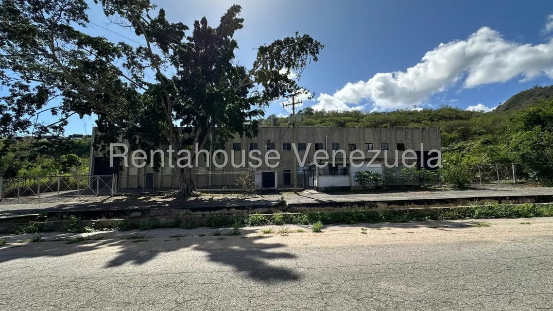 Comercial (Local Comercial) en Venta en Sector Industrial Cloris, Miranda - 45