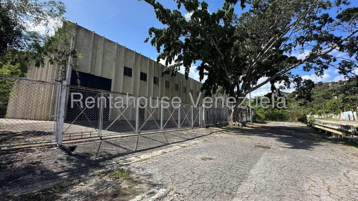 Comercial (Local Comercial) en Venta en Sector Industrial Cloris, Miranda - 47