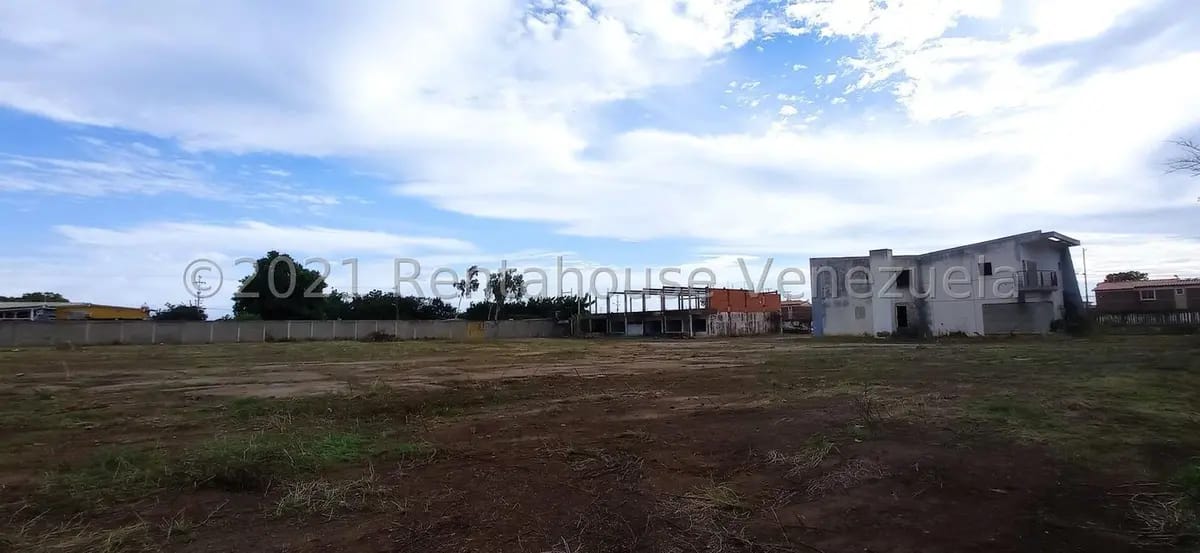 Terreno (Comercial) en Venta en Las Morochas, Zulia