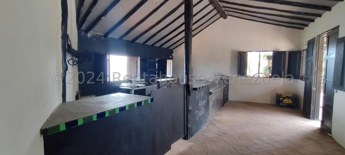 Comercial (Local Comercial) en Alquiler en Monte Claro, Distrito Metropolitano - 4
