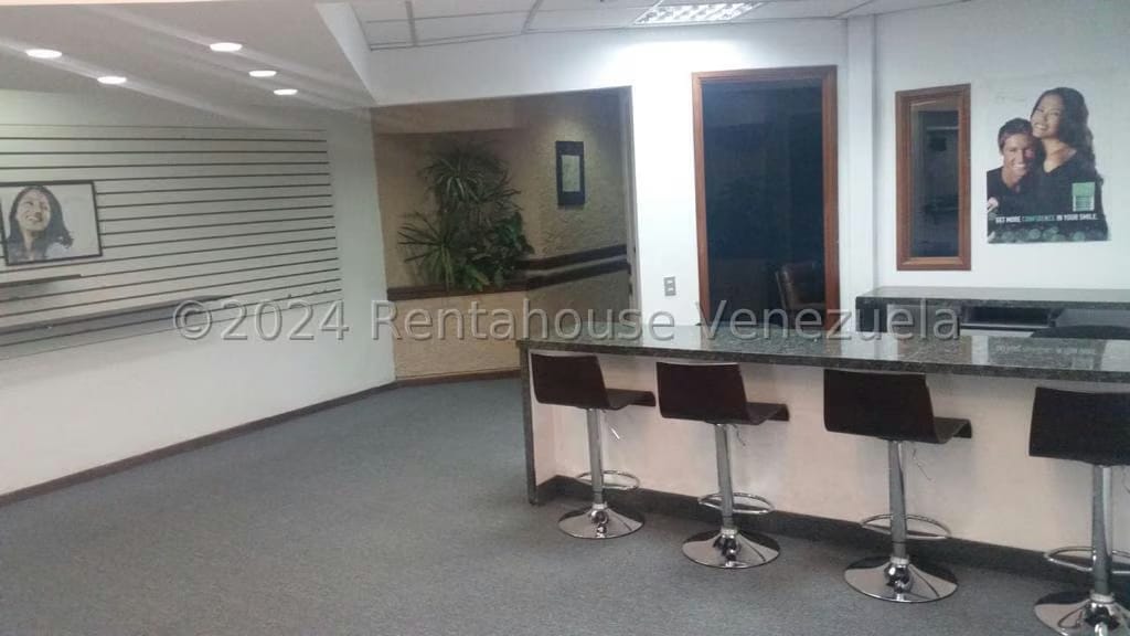 Comercial (Local Comercial) en Alquiler en Las Salias, Miranda - 2