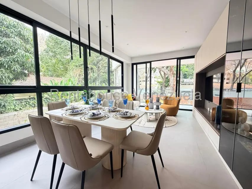 Apartamento (1 Nivel) en Venta en La Castellana, Distrito Metropolitano - 3