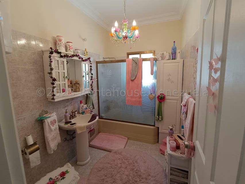 Casa (1 Nivel) en Venta en San Bernardino, Distrito Metropolitano - 76