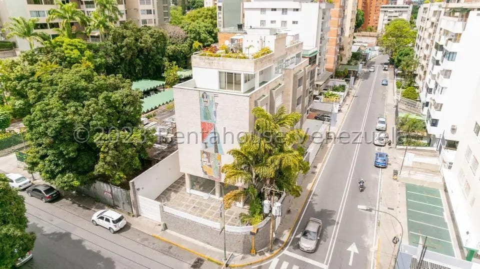 Comercial (Edificio) en Venta en Los Palos Grandes, Distrito Metropolitano - 11