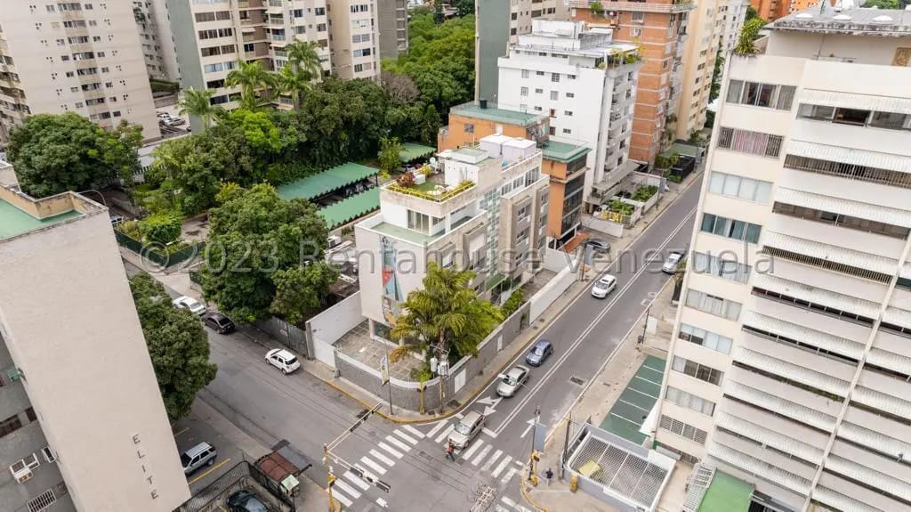 Comercial (Edificio) en Venta en Los Palos Grandes, Distrito Metropolitano - 12