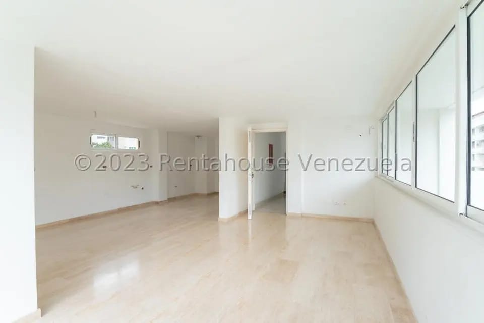 Comercial (Edificio) en Venta en Los Palos Grandes, Distrito Metropolitano - 23