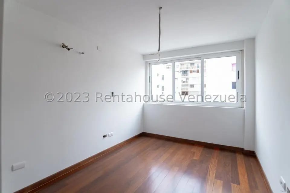 Comercial (Edificio) en Venta en Los Palos Grandes, Distrito Metropolitano - 27