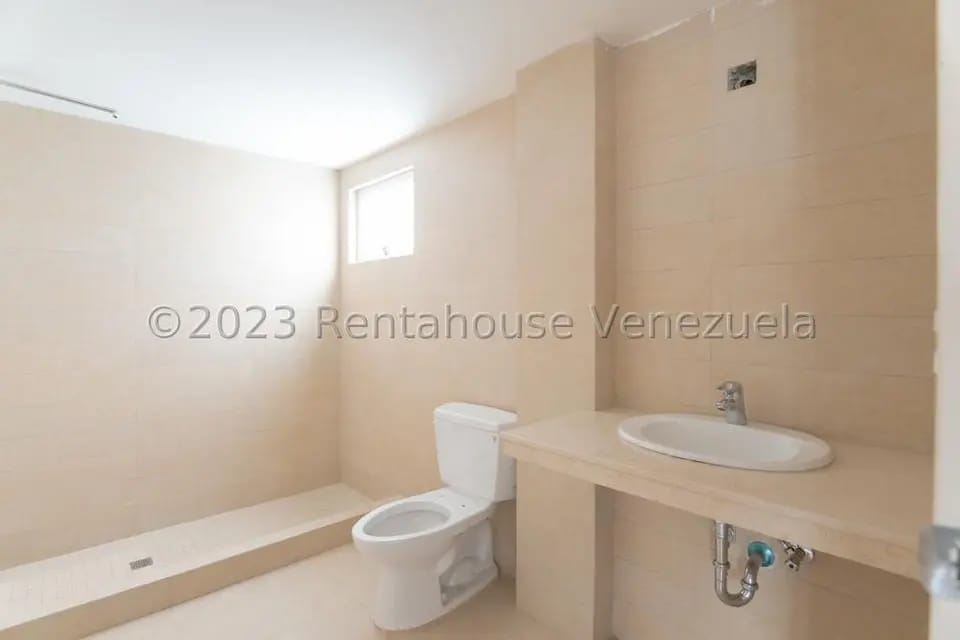 Comercial (Edificio) en Venta en Los Palos Grandes, Distrito Metropolitano - 28