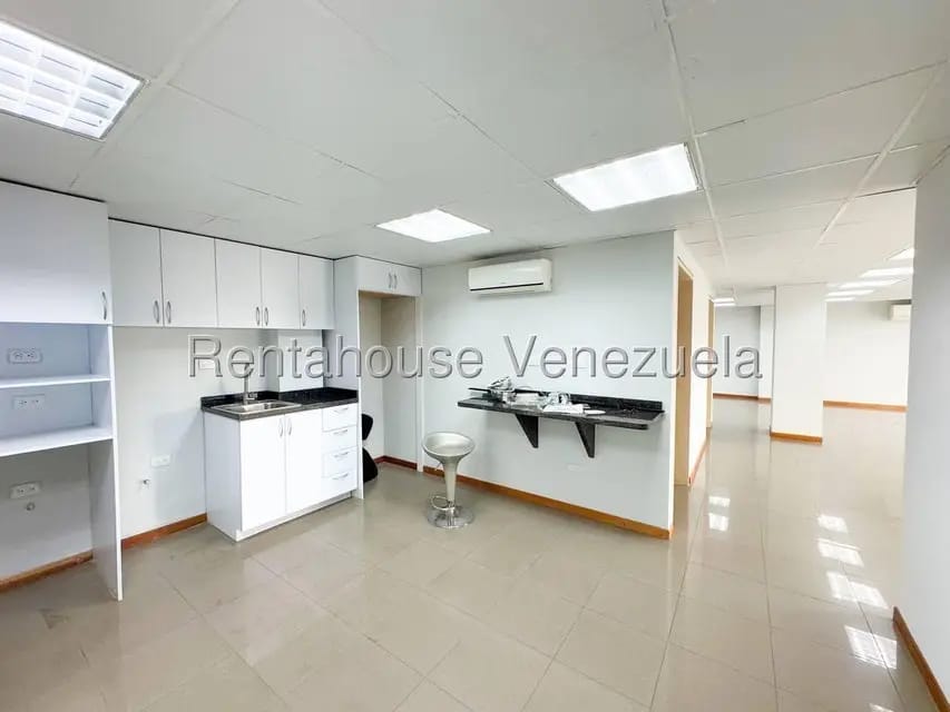 Comercial (Edificio) en Venta en Los Palos Grandes, Distrito Metropolitano - 36