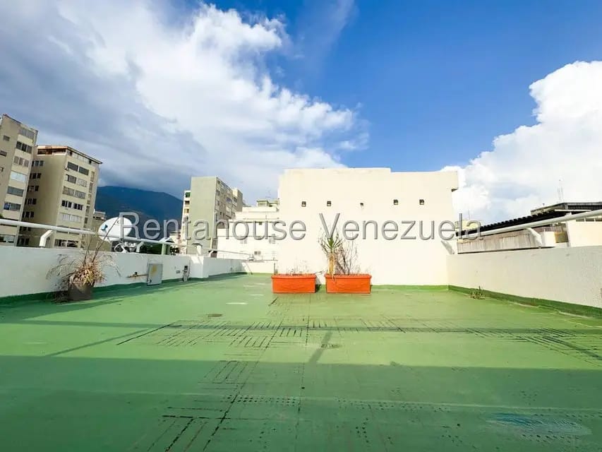 Comercial (Edificio) en Venta en Los Palos Grandes, Distrito Metropolitano - 38