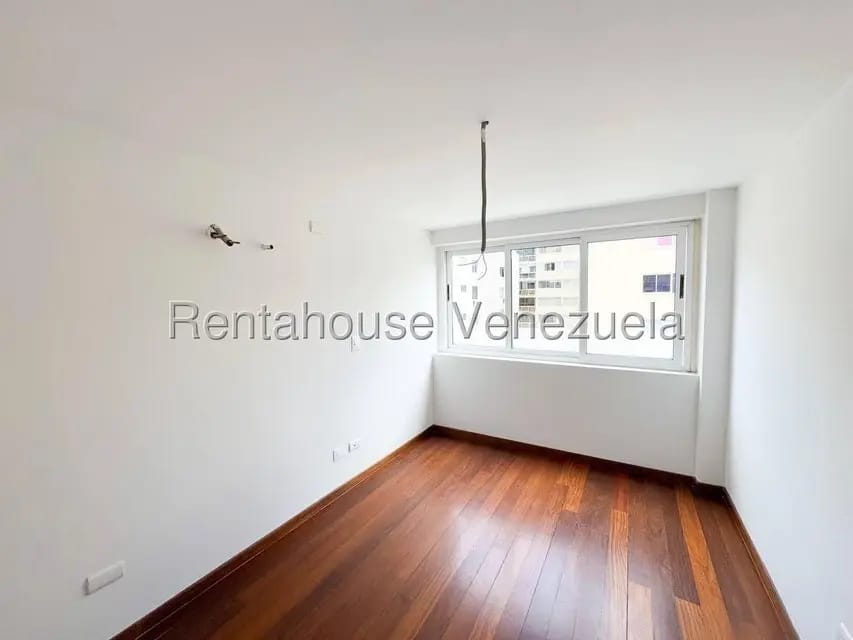 Comercial (Edificio) en Venta en Los Palos Grandes, Distrito Metropolitano - 41