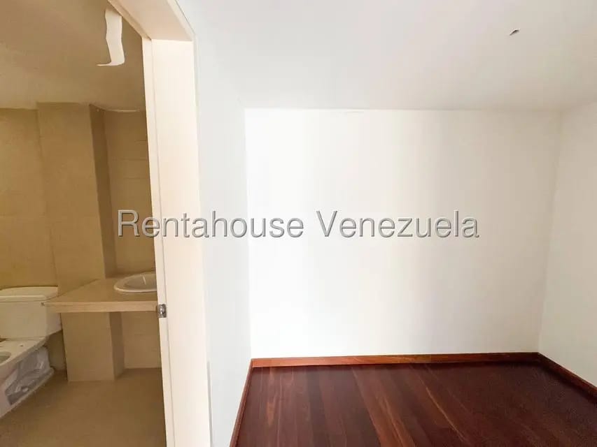 Comercial (Edificio) en Venta en Los Palos Grandes, Distrito Metropolitano - 43