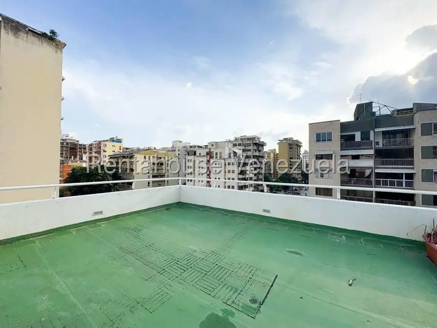 Comercial (Edificio) en Venta en Los Palos Grandes, Distrito Metropolitano - 45