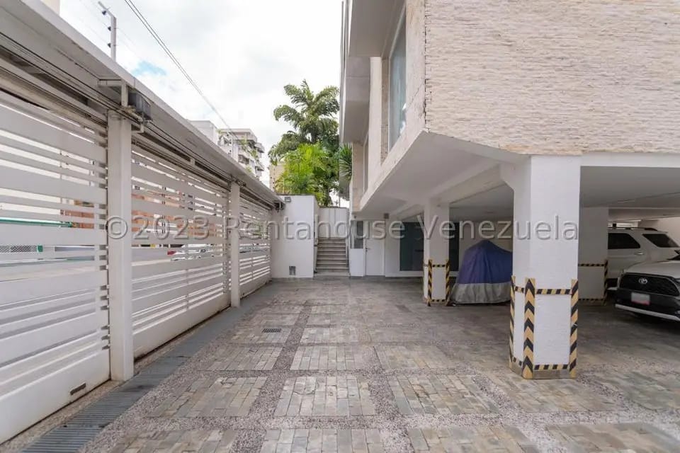 Comercial (Edificio) en Venta en Los Palos Grandes, Distrito Metropolitano - 6