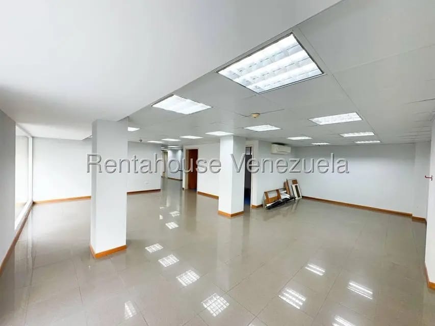 Comercial (Edificio) en Venta en Los Palos Grandes, Distrito Metropolitano - 51