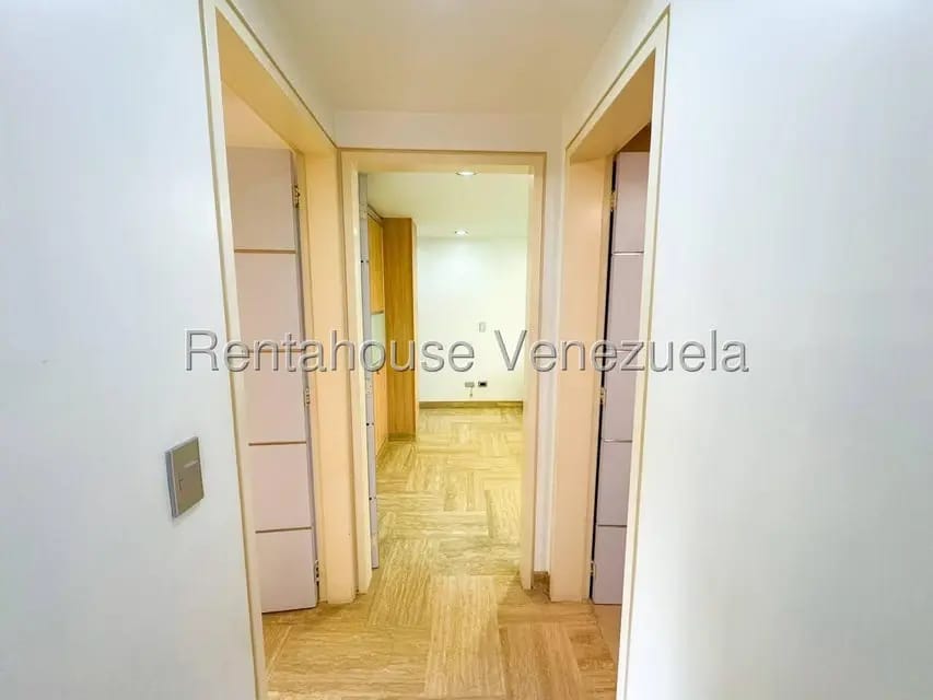 Comercial (Edificio) en Venta en Los Palos Grandes, Distrito Metropolitano - 53