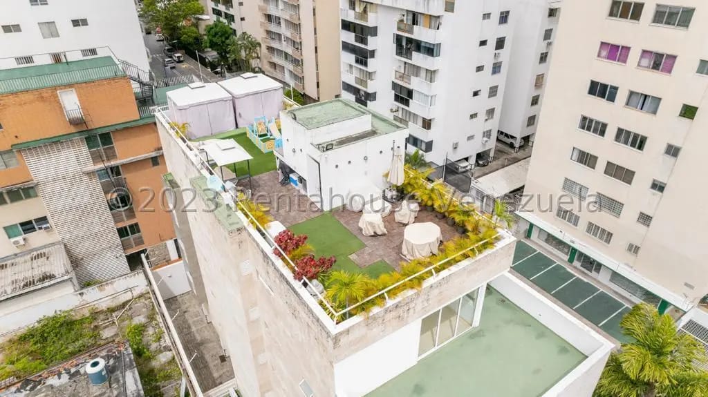 Comercial (Edificio) en Venta en Los Palos Grandes, Distrito Metropolitano - 64