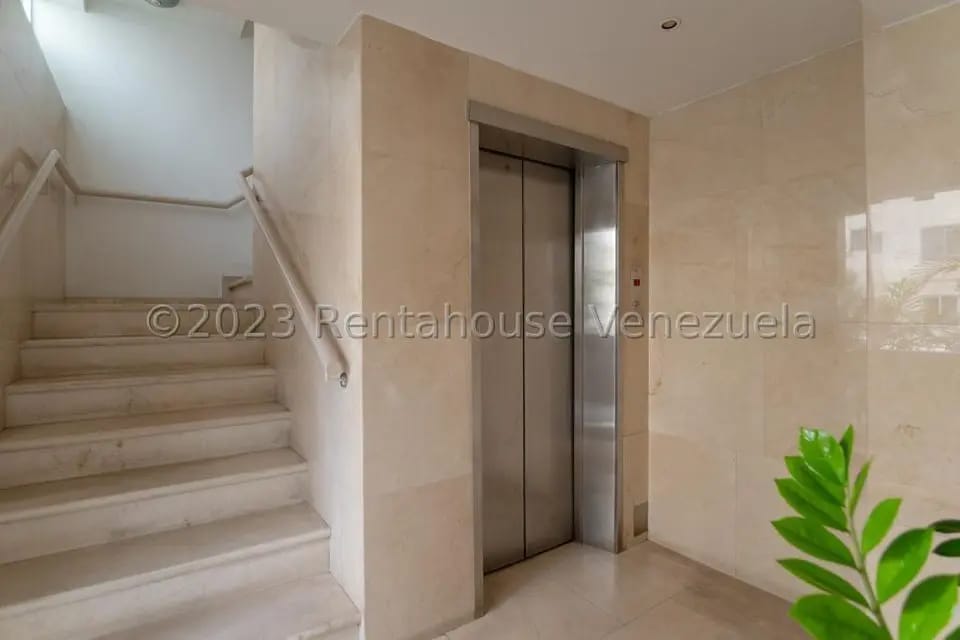 Comercial (Edificio) en Venta en Los Palos Grandes, Distrito Metropolitano - 10