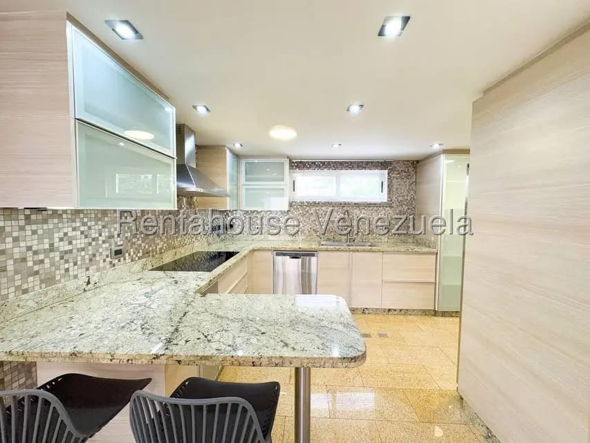 Comercial (Edificio) en Venta en Los Palos Grandes, Distrito Metropolitano - 95