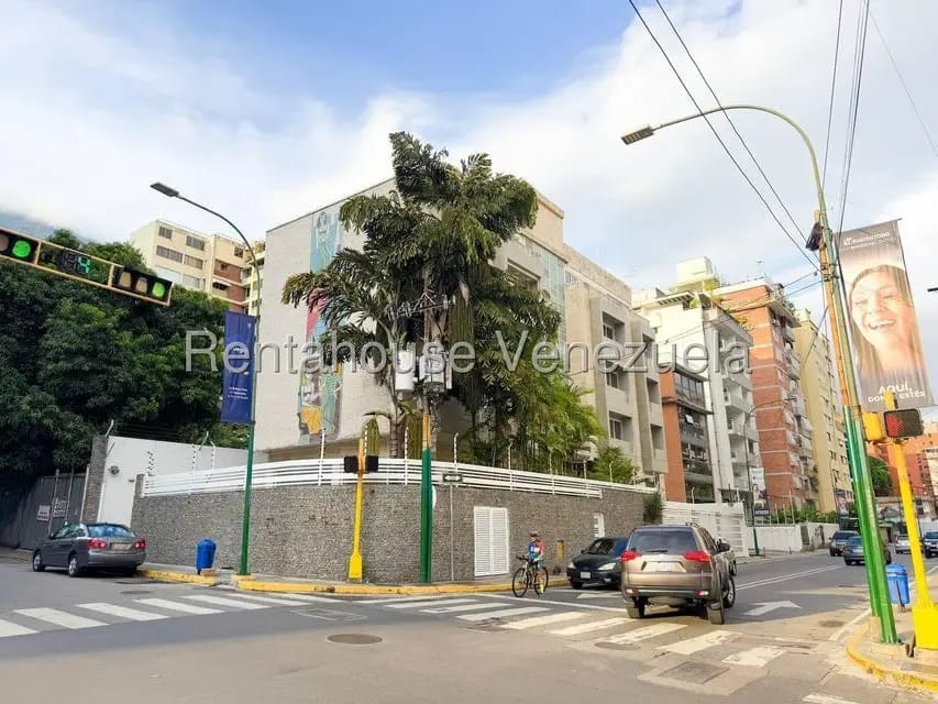 Comercial (Edificio) en Venta en Los Palos Grandes, Distrito Metropolitano - 99