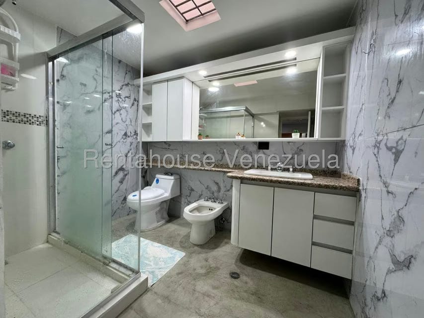 Casa (Duplex) en Venta en Santa Cecilia, Distrito Metropolitano - 26