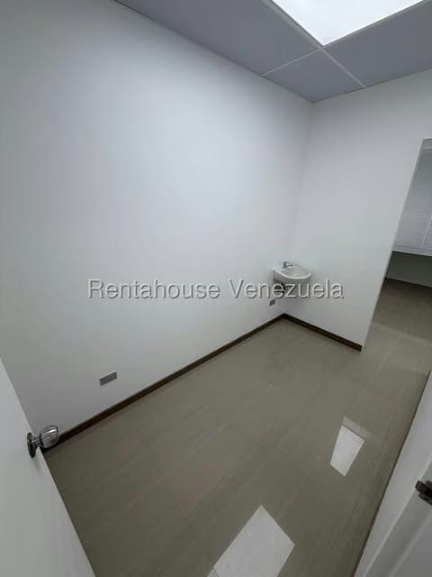 Comercial (Consultorio Medico) en Alquiler en San Bernardino, Distrito Metropolitano - 12