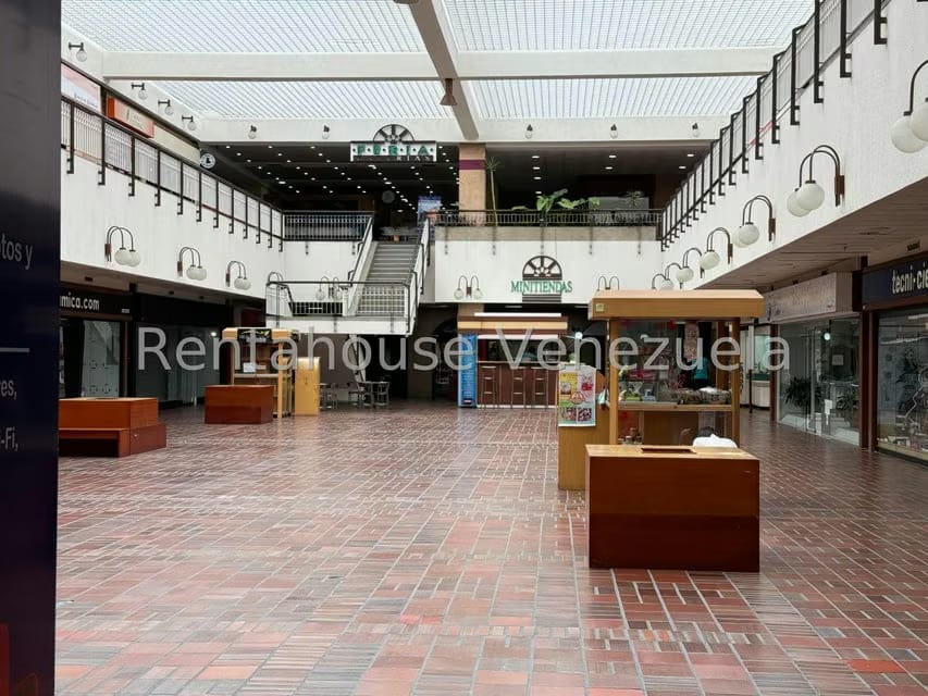 Comercial (Local Comercial) en Alquiler en Prados del Este, Distrito Metropolitano - 3