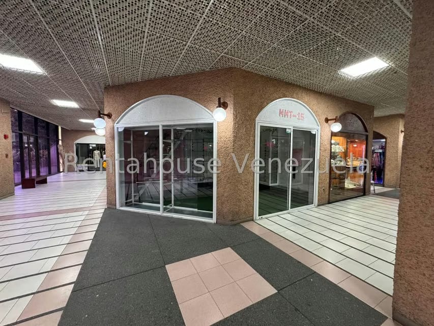 Comercial (Local Comercial) en Alquiler en Prados del Este, Distrito Metropolitano - 4