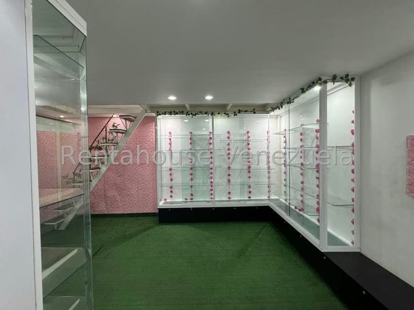 Comercial (Local Comercial) en Alquiler en Prados del Este, Distrito Metropolitano - 6